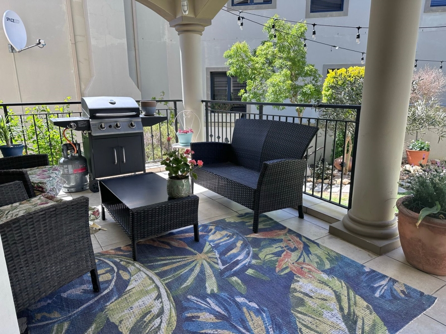 To Let 5 Bedroom Property for Rent in Rome Glen Western Cape